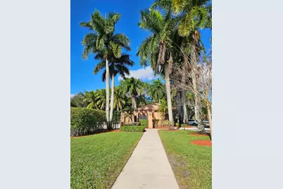 1498  Barcelona Way, Unit #3-21, Weston, FL 33327 - Photo 5