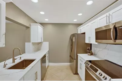 2124 NE 9th Ave, Unit #2124, Wilton Manors, FL 33305 - Photo 7