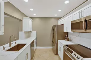 2124 NE 9th Ave, Wilton Manors, FL 33305 - Photo 7