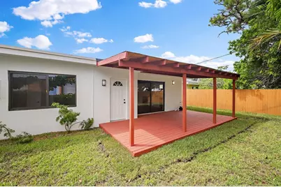 699 NE 40th St, Oakland Park, FL 33334 - Photo 33