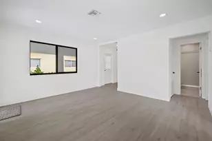 699 NE 40th St, Oakland Park, FL 33334 - Photo 15