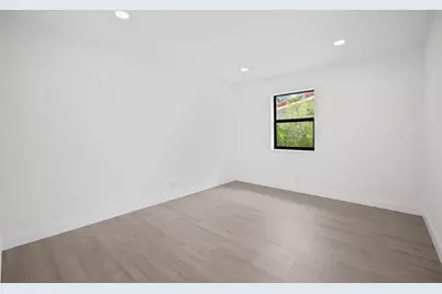 699 NE 40th St, Oakland Park, FL 33334 - Photo 23