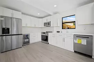 699 NE 40th St, Oakland Park, FL 33334 - Photo 9