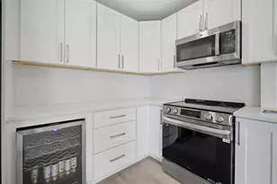 699 NE 40th St, Oakland Park, FL 33334 - Photo 11