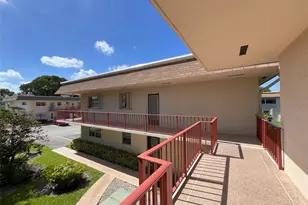 212 Oxford 400, West Palm Beach, FL 33417 - Photo 1