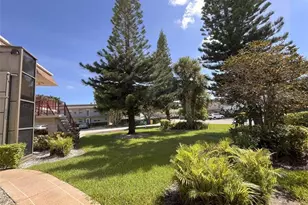 212 Oxford 400, West Palm Beach, FL 33417 - Photo 25