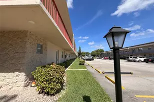 212 Oxford 400, West Palm Beach, FL 33417 - Photo 27