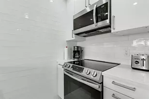 901 SW 11th Ave, Hallandale Beach, FL 33009 - Photo 13