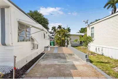 8573 SW 16th St, Davie, FL 33324 - Photo 13