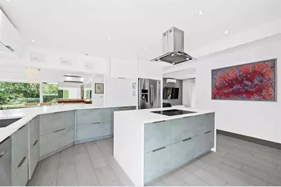 2711  Mayan Dr, Fort Lauderdale, FL 33316 - Photo 9