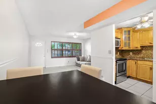 9081 Sunrise Lakes Blvd, Sunrise, FL 33322 - Photo 19