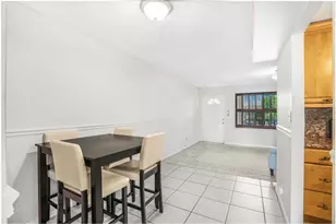 9081 Sunrise Lakes Blvd, Sunrise, FL 33322 - Photo 17