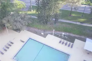 20100 W Country Club Dr, Aventura, FL 33180 - Photo 3