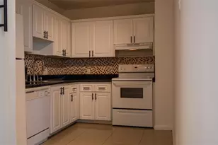 20100 W Country Club Dr, Aventura, FL 33180 - Photo 21