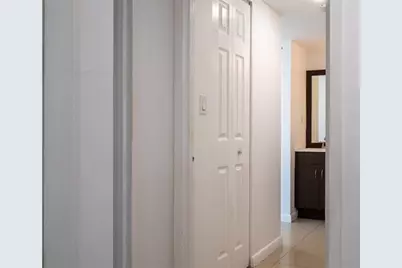 20100 W Country Club Dr, Unit #1007, Aventura, FL 33180 - Photo 15