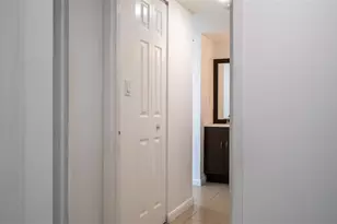 20100 W Country Club Dr, Aventura, FL 33180 - Photo 15