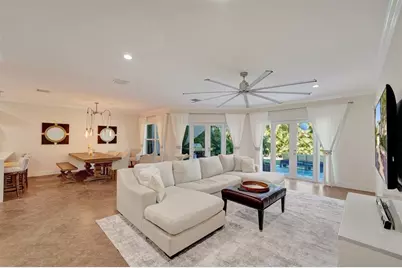 1733 NE 38th St, Oakland Park, FL 33334 - Photo 9