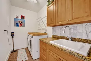 1733 NE 38th St, Oakland Park, FL 33334 - Photo 19