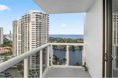 20505 E Country Club Dr, Unit #Ph33, Miami, FL 33180 - Photo 25