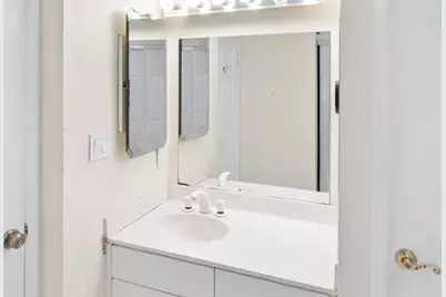 20505 E Country Club Dr, Unit #Ph33, Miami, FL 33180 - Photo 27