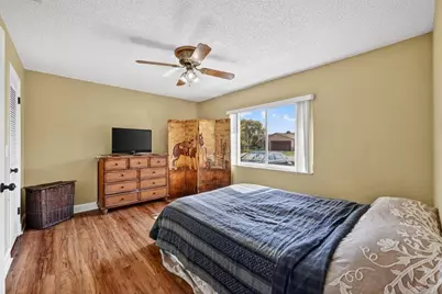 12541 SW 10th Ct, Davie, FL 33325 - Photo 11