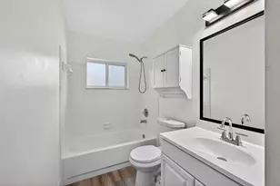 12541 SW 10th Ct, Davie, FL 33325 - Photo 13