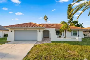 27153 Edenbridge Ct, Bonita Springs, FL 34135 - Photo 1