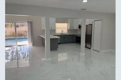 7104 NW 38th Mnr, Coral Springs, FL 33065 - Photo 5