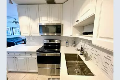 3040 NE 16th Ave, Unit #410, Oakland Park, FL 33334 - Photo 5