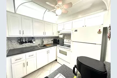 3031  Durham B, Unit #3031, Deerfield Beach, FL 33442 - Photo 9