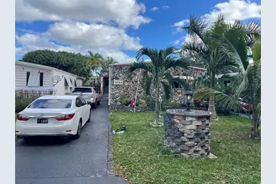 5724  Lagoon Dr, Fort Lauderdale, FL 33312 - Photo 1