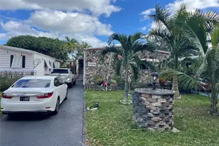 5724 Lagoon Dr, Fort Lauderdale, FL 33312 - Photo 1