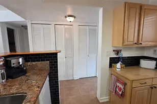 2801 Somerset Dr, Lauderdale Lakes, FL 33311 - Photo 5