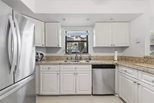 8471 NW 78th Ct, Tamarac, FL 33321 - Photo 9