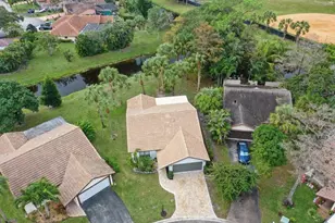 1410 Riverwood Ln, Coral Springs, FL 33071 - Photo 19