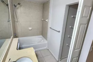 2401 NE 65th St, Fort Lauderdale, FL 33308 - Photo 17