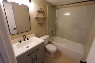 11521 NW 10th St, Hollywood, FL 33026 - Photo 9