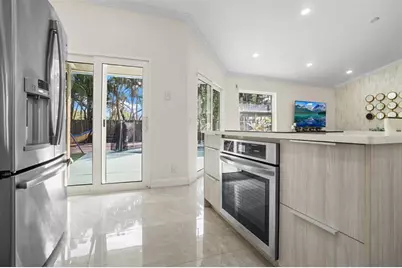 1427  Seagrape Cir, Weston, FL 33326 - Photo 21