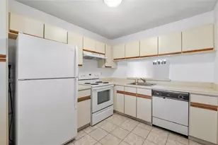 3051 Holiday Springs Blvd, Margate, FL 33063 - Photo 5