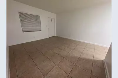 75 SW 10th St, Unit #104, Fort Lauderdale, FL 33315 - Photo 3