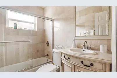 1032 NE 4th Ct, Hallandale Beach, FL 33009 - Photo 33