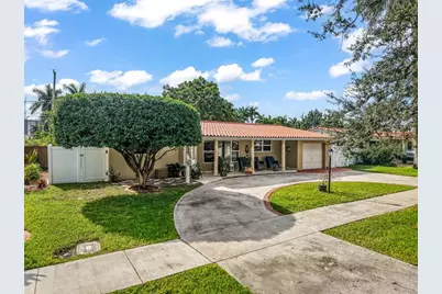 1032 NE 4th Ct, Hallandale Beach, FL 33009 - Photo 1