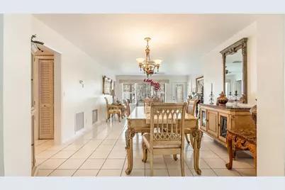 1032 NE 4th Ct, Hallandale Beach, FL 33009 - Photo 23