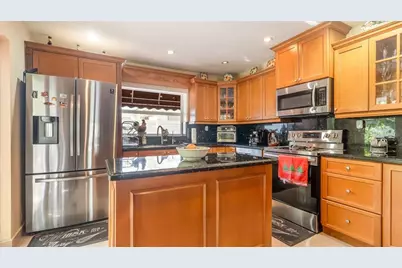 1032 NE 4th Ct, Hallandale Beach, FL 33009 - Photo 11