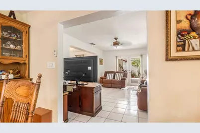 1032 NE 4th Ct, Hallandale Beach, FL 33009 - Photo 15