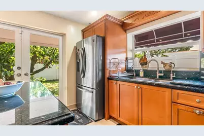 1032 NE 4th Ct, Hallandale Beach, FL 33009 - Photo 13