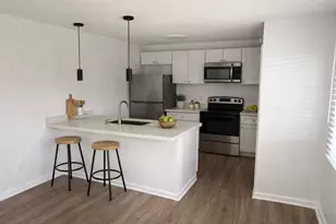 902 E Tiffany Dr, West Palm Beach, FL 33407 - Photo 5