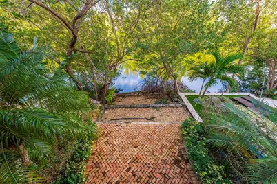 6204  Paradise Point Dr, Palmetto Bay, FL 33157 - Photo 31