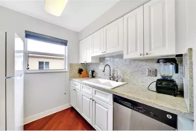 2701  Middle River Dr, Unit #11, Fort Lauderdale, FL 33306 - Photo 7