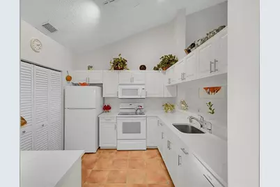 415  Buttonwood Pl, Boca Raton, FL 33431 - Photo 9